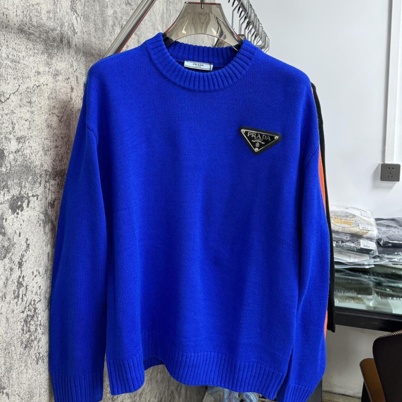 Pra*a sweater